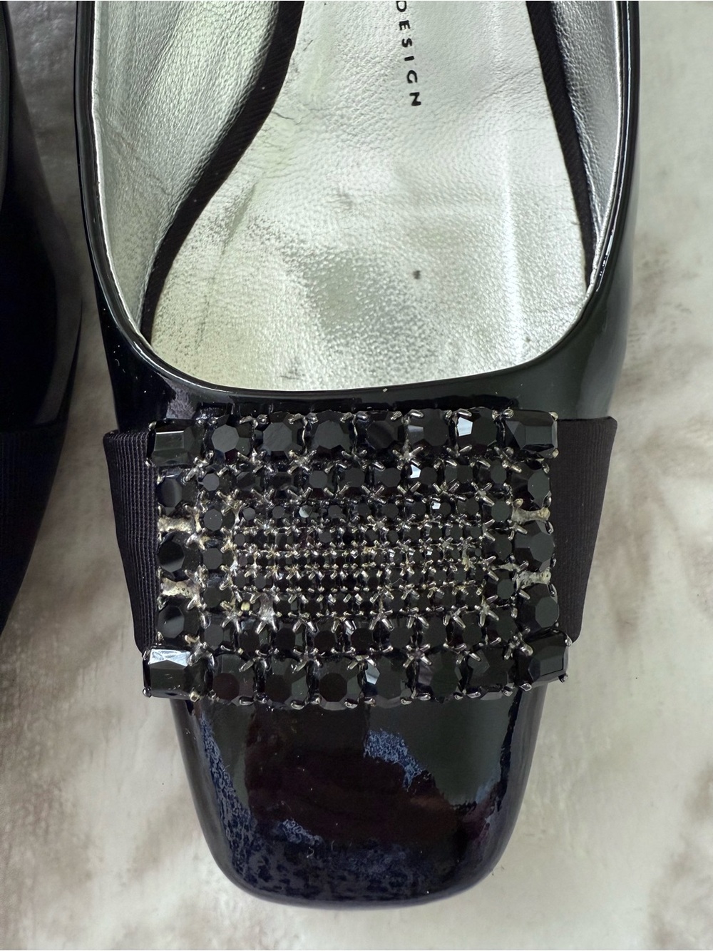 Giuseppe Zanotti Design Patent Leather Pumps with Crystal Embellished Buckle - Picture 4 of 12